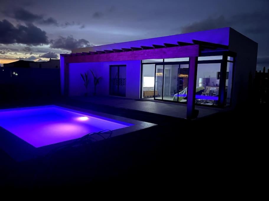 Bungalow + Piscina Independiente La Oliva Exterior photo