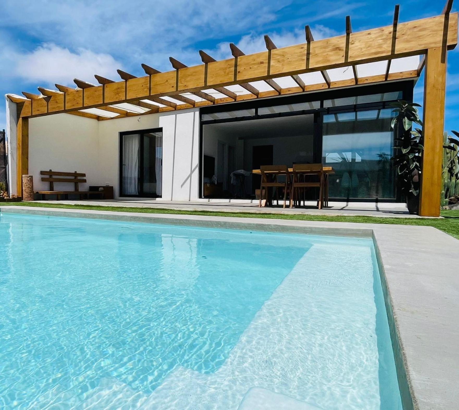 Bungalow + Piscina Independiente La Oliva Exterior photo