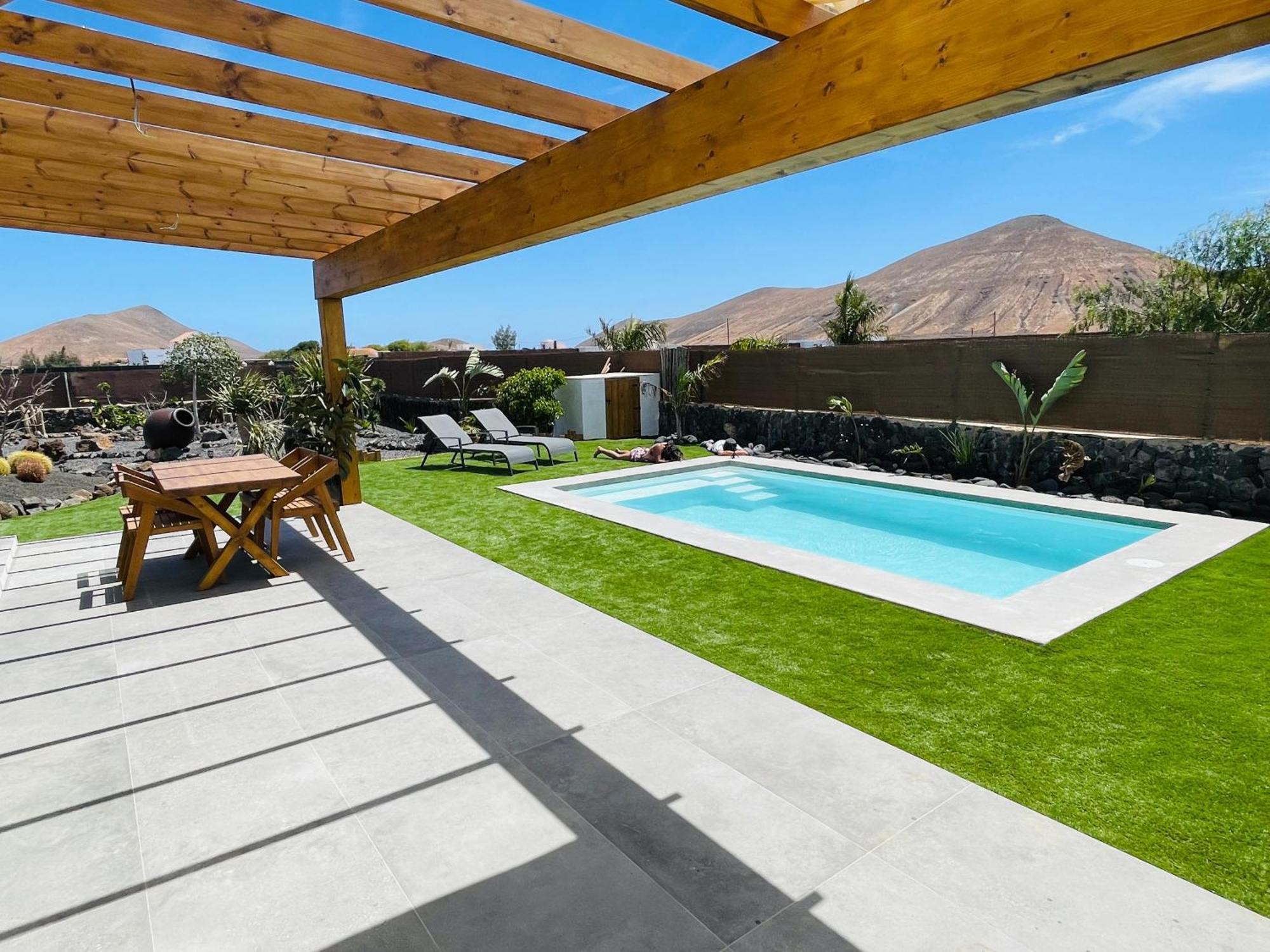 Bungalow + Piscina Independiente La Oliva Exterior photo